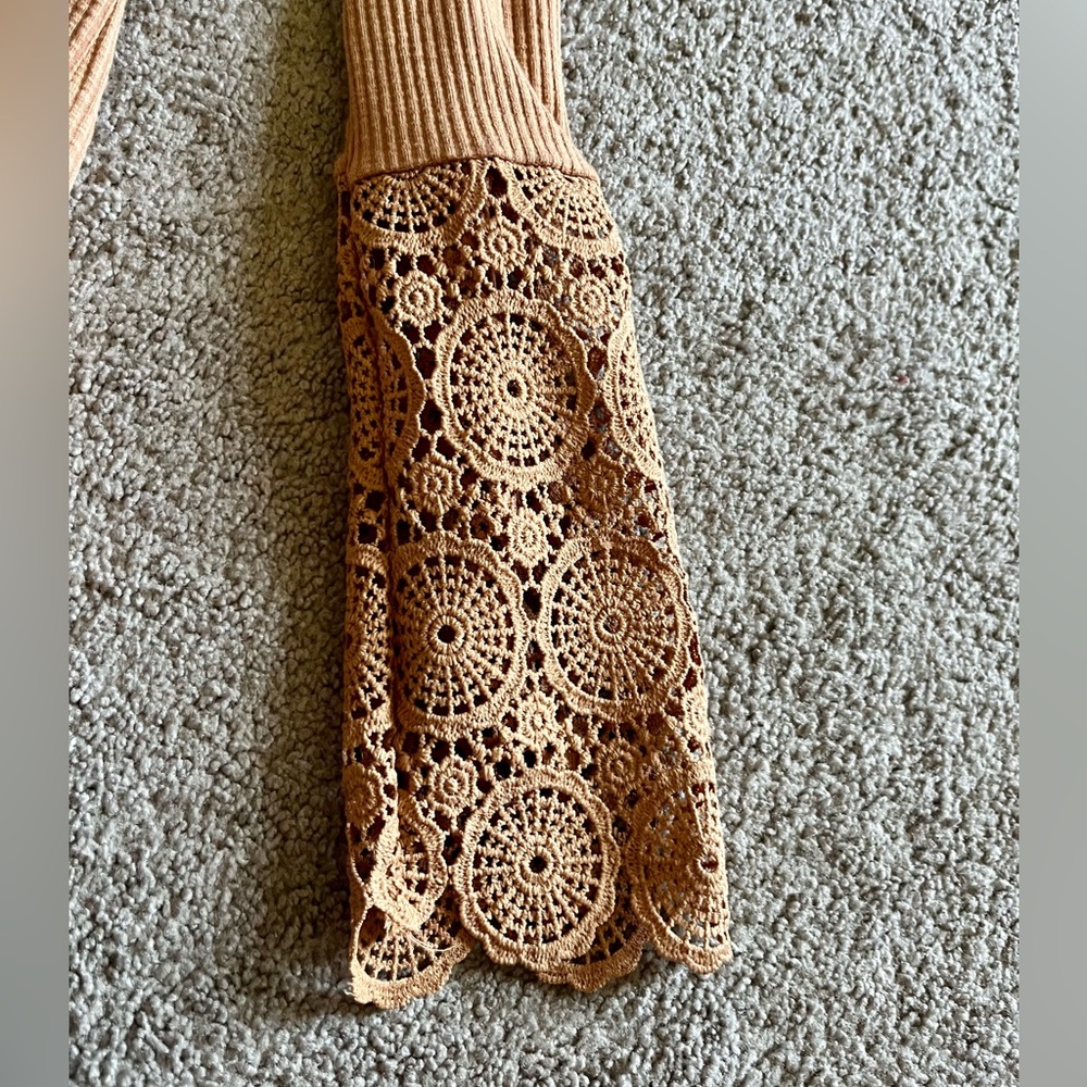 TAN SHIRT - Picture 2 of 4